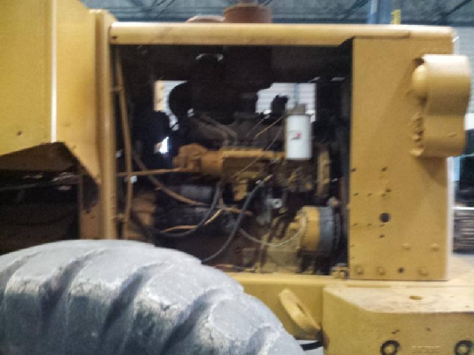 รถตักล้อยาง CAT 920 สนใจโทร 083 081 2889