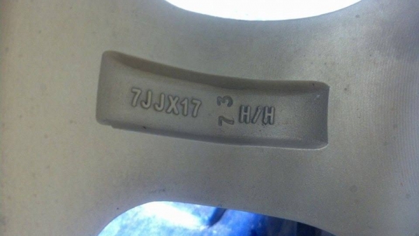 แม็ก 17 กว้าง 7 ออฟ 42 พร้อมยาง 8500 แม็ก 17 กว้าง 7 ออฟ 42 พร้อมยาง 8500