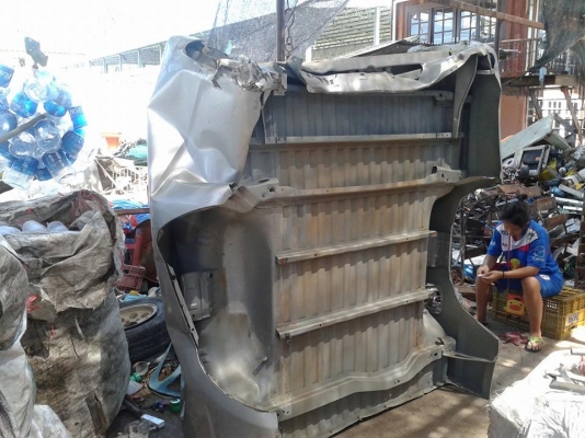 กะบะ toyota พร้อมแมกไลเนอร์ กะบะโดนชนข้างตามรูป สีเดิม