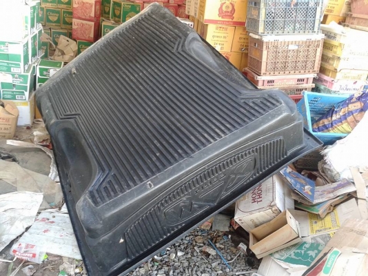 กะบะ toyota พร้อมแมกไลเนอร์ กะบะโดนชนข้างตามรูป สีเดิม