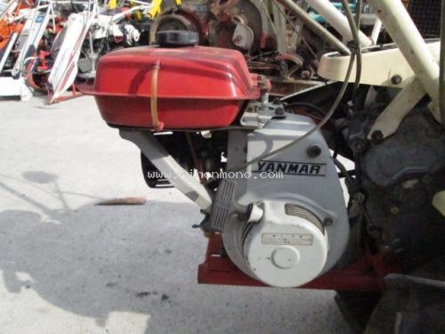 รถเกี่ยวข้าวเดินตาม!!! รหัสสินค้า : 14001750  ยี่ห้อ : YANMAR รุ่น : YB300A
