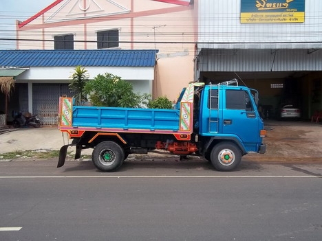 อีซูซุ ร้อกกี้ 195แรงม้าดั้มพ์