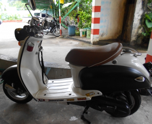 ขายสกู๊ตเตอร์ Yamaha Vino50cc สวยๆน่ารักๆพร้อมใช้งาน