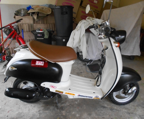 ขายสกู๊ตเตอร์ Yamaha Vino50cc สวยๆน่ารักๆพร้อมใช้งาน