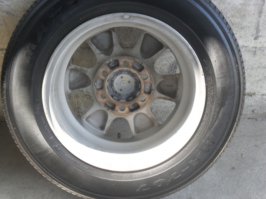 ล้อแม็ก 16นิ้ว 6รู วีโก พร้อมยาง 215/70R16 สวยๆ 4 ล้อ รา คา 5700 บาท