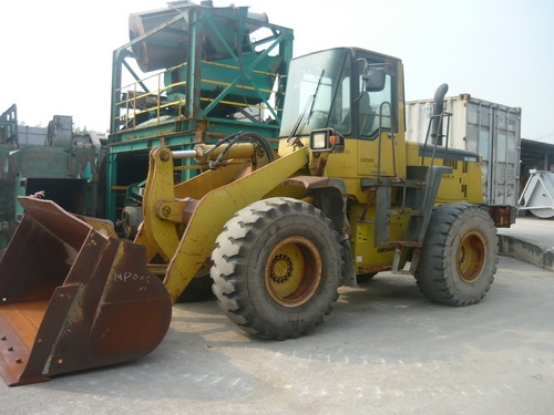 รถตักล้อยาง 3 คิว Komatsu WA300-3E รถเก่านอก ยังไม่เคยผ่านการใใช้งานในไทย 100\% รถตักล้อยาง 3 คิว Komatsu WA300-3E รถเก่านอก ยังไม่เคยผ่านการใใช้งานในไทย 100\%