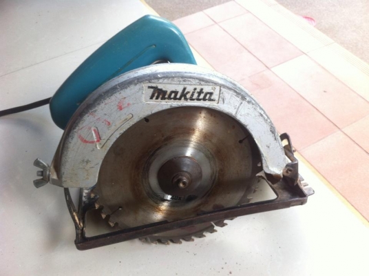 เลื่อยวงเดือน makita 5806B 1500บาท ส่งฟรี ทั่วไทย เลื่อยวงเดือน makita 5806B 1500บาท ส่งฟรี ทั่วไทย