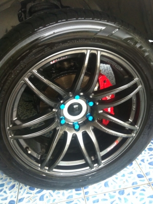 แม็กพร้อมยางใหม่ปี13 ขอบ20 MR2 30000บาทต่อรองได้ 082-5425008