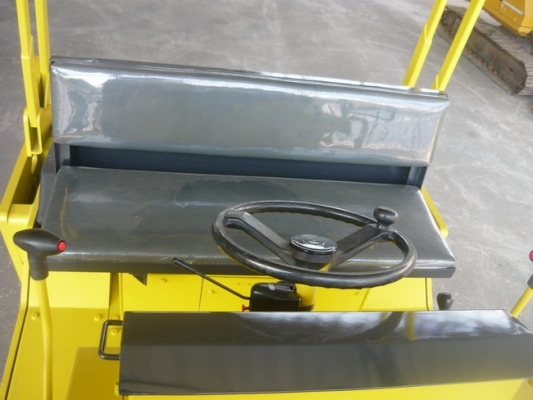 รถบดสั่นสะเทือน 6.5 ตัน Sakai SW651 พร้อมใช้งาน ราคาย่อมเยาว์ ระบสมบูรณ์