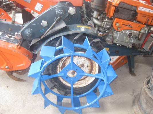 ล้อเหล็กรถพรวนดินเดินตาม