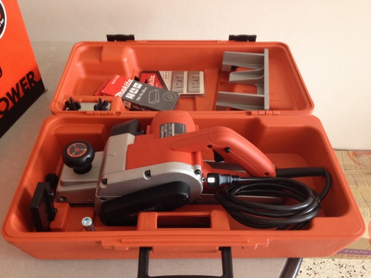 ขาย กบไฟฟ้า 3 นิ้ว ของmaktec mt110 ของใหม่และแท้100\%