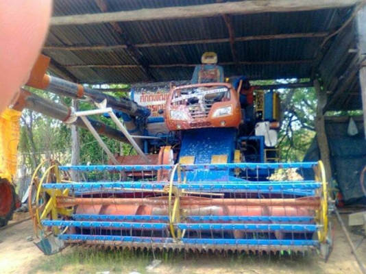 ขายรถเกี่ยวข้าว ศักดิ์พัฒนา อุ้ม2.5ตัน เครื่อง6BG1 TURBO พร้อมใช้ ช่วงล่างBIG37 D2