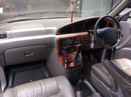 ขายรถครอครัว Kia carnival Gs 2.4 ปี 2001 เครื่องเดิม 2.4 เกียร์ออโต้ ติดแก๊ส lpg ระบบหัวฉีด เบาะหนัง ปรับไฟฟ้า ลายไม้ จอทีวีหน้า-หนัง แอร์หน้า-หลัง ม่านรอบคัน รถบ้าน เจ้าขอวคาแคร์ จอดในที่ล่มตลอด สีสวยมาก ซ่อมทุกจุด อยากเปลี่ยนรถ พร้อมใช้มากครับ