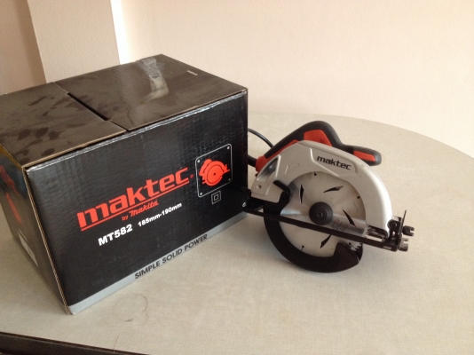 ขายเลื่อยวงเดือนรุ่นใหม่ ของmaktec mt852 ของใหม่และแท้100\%