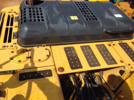 ขายรถแบคโฮ KOMATSU PC200-8 รถปี2009 ทำงาน 5พันกว่าชั่วโมง มีกล้องหลัง สภาพสวย นำเข้าจากญี่ปุ่น มีVDOครับ ขายรถแบคโฮ KOMATSU PC200-8 รถปี2009 ทำงาน 5พันกว่าชั่วโมง มีกล้องหลัง สภาพสวย นำเข้าจากญี่ปุ่น มีVDOครับ