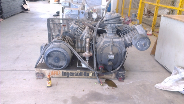 Sell> " New Item " ขายหัวปั้มลม Ingersoll Rand 15t2, 20 bar, 1000 PSI  พร้อมมอเตอร์ 3 เฟส 20 แรง ไฟ 380V. นครปฐมครับ