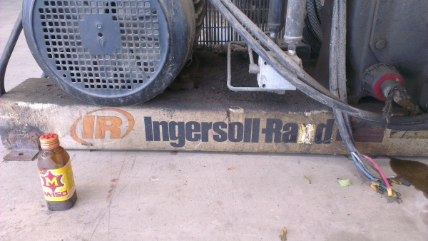 Sell> " New Item " ขายหัวปั้มลม Ingersoll Rand 15t2, 20 bar, 1000 PSI  พร้อมมอเตอร์ 3 เฟส 20 แรง ไฟ 380V. นครปฐมครับ
