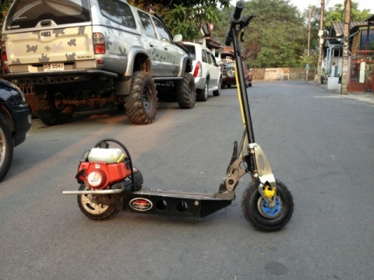 สกู๊ตเตอร์ ขี่สนุก ไม่มีเวลาเล่น หรือมีไรมาแลก ว่ามาได้