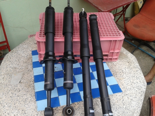 ขายโช้คหน้า-หลังวีโก้4ประตูแท้ศูนย์