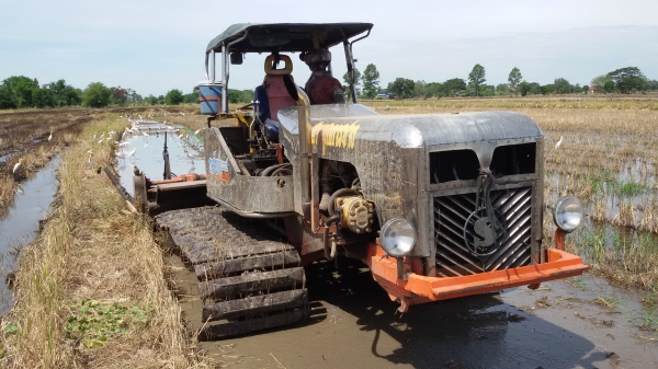 ขายรถถตีดิน 460000   ขอบคุณทุกท่านที่เข้าชม