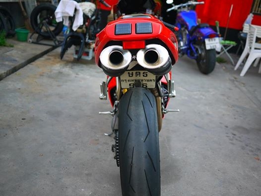 ขาย Ducati 996 พร้อมทะเบียนแท้ๆ996ตรงรุ่นและของแต่อีกหลายรายการ