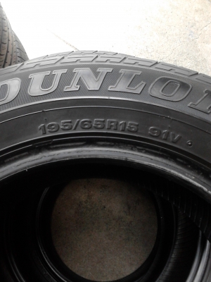 195/65R15 DUNLOP SP SPORT 230 ชุด 4 เส้น  TEL.081-427-3941