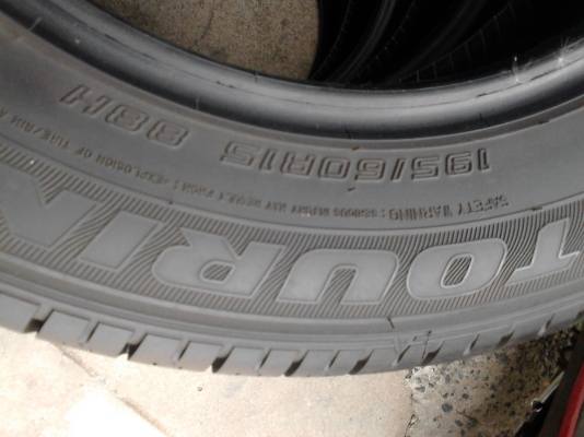 195/60R15 ยางDUNLOP TOURIN สภาพใหม่ๆ ไม่มีปะ ชุด 4 เส้น TEL.081-427-3941 195/60R15 ยางDUNLOP TOURIN สภาพใหม่ๆ ไม่มีปะ ชุด 4 เส้น TEL.081-427-3941