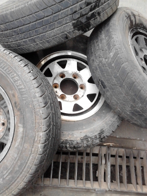 205/75R14 BRIDGE STONE LEO 67 แม๊กพร้อมยาง ใส่ได้เลยครับ โทร.081-427-3941 205/75R14 BRIDGE STONE LEO 67 แม๊กพร้อมยาง ใส่ได้เลยครับ โทร.081-427-3941