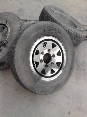 205/75R14 BRIDGE STONE LEO 67 แม๊กพร้อมยาง ใส่ได้เลยครับ โทร.081-427-3941 205/75R14 BRIDGE STONE LEO 67 แม๊กพร้อมยาง ใส่ได้เลยครับ โทร.081-427-3941