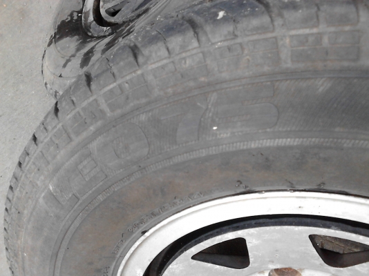 205/75R14 BRIDGE STONE LEO 67 แม๊กพร้อมยาง ใส่ได้เลยครับ โทร.081-427-3941 205/75R14 BRIDGE STONE LEO 67 แม๊กพร้อมยาง ใส่ได้เลยครับ โทร.081-427-3941