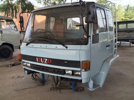 แสงฟ้าเต้นรถ/// จำหน่ายหัวเก๋ง อีซุซุ ร็อกกี้175 สภาพสวย ทำสีใหม่ หัวเดิมบาง