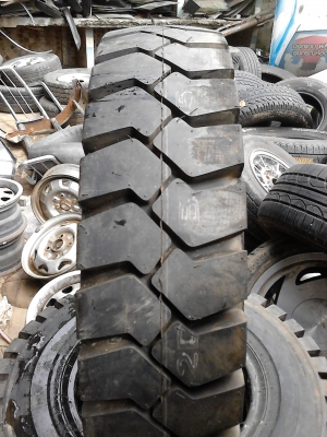 7.50-15 ยางโฟล์คลิฟท์ WOOSUNG ยางใหม่ไม่เคยใช้งาน ติดต่อ 081-427-3941 7.50-15 ยางโฟล์คลิฟท์ WOOSUNG ยางใหม่ไม่เคยใช้งาน ติดต่อ 081-427-3941