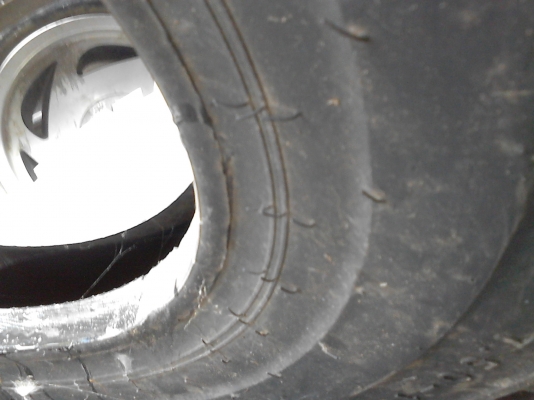 7.50-15 ยางโฟล์คลิฟท์ WOOSUNG ยางใหม่ไม่เคยใช้งาน ติดต่อ 081-427-3941 7.50-15 ยางโฟล์คลิฟท์ WOOSUNG ยางใหม่ไม่เคยใช้งาน ติดต่อ 081-427-3941