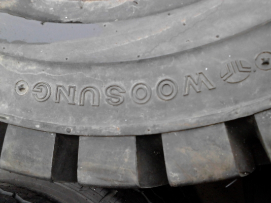 7.50-15 ยางโฟล์คลิฟท์ WOOSUNG ยางใหม่ไม่เคยใช้งาน ติดต่อ 081-427-3941 7.50-15 ยางโฟล์คลิฟท์ WOOSUNG ยางใหม่ไม่เคยใช้งาน ติดต่อ 081-427-3941