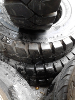 7.50-15 ยางโฟล์คลิฟท์ WOOSUNG ยางใหม่ไม่เคยใช้งาน ติดต่อ 081-427-3941 7.50-15 ยางโฟล์คลิฟท์ WOOSUNG ยางใหม่ไม่เคยใช้งาน ติดต่อ 081-427-3941