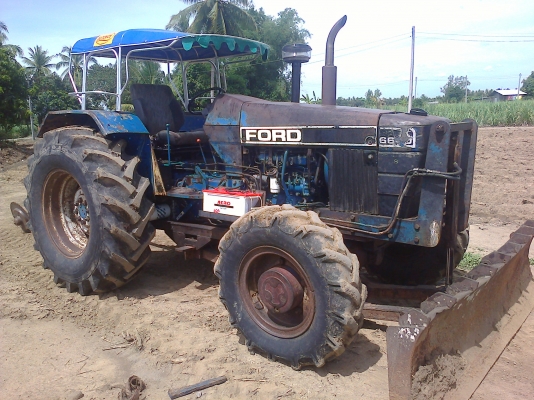 ขายฟอร์ด 6640 คาราโร  ดันหน้าผาน3 ไม่มีทะเบียนสภาพเดิมๆ