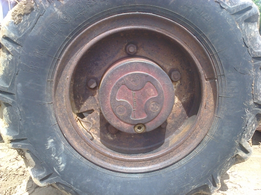 ขายฟอร์ด 6640 คาราโร  ดันหน้าผาน3 ไม่มีทะเบียนสภาพเดิมๆ