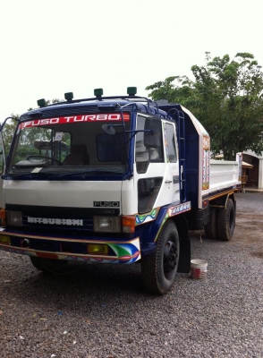 ขายหกล้อดั้มใหญ่ fuso พร้อมใช้ทะเบียนพร้อม