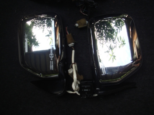 ขายกระจกมองข้างไฟฟ้าโครเมี่ยมพร้อมสวิทช์ของเซิฟ(surf)สภาพสวยๆใส่ไม้ตี้ครับ เก่าญี่ปุ่น