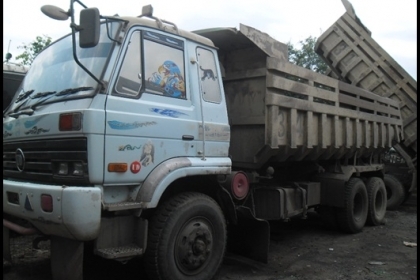 สิบล้อ UD