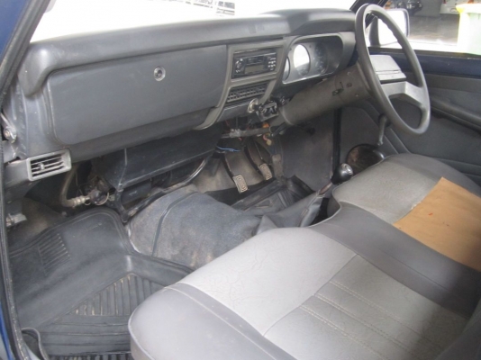 Mazda familia กะป๊อ 1.4e 5 เกียร์ ปี97 สวยเดิมบาง เครื่องดีน้องๆป้ายแดง แอร์หนาว ภาษี58 ช้าอด