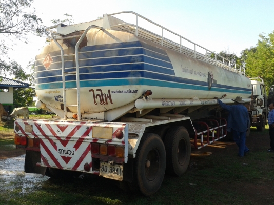 ต้องการขาย รถ 10 ล้อ / HINO หัวลากรถน้ำมัน ( หัว+หาง ) ลดราคาครับเหลือ 685000 บาทครับ