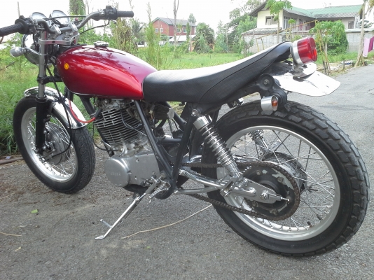 ขายYamaha Sr400cc.เครื่องแน่น สภาพตามรูป ไฟติดครบ ยางพอได้ครับ