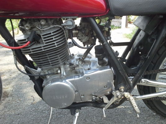 ขายYamaha Sr400cc.เครื่องแน่น สภาพตามรูป ไฟติดครบ ยางพอได้ครับ