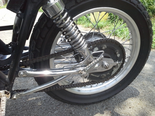 ขายYamaha Sr400cc.เครื่องแน่น สภาพตามรูป ไฟติดครบ ยางพอได้ครับ