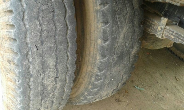 รถฮีโน่ 6 ล้อดั้ม  220 แรงม้า. ปี 56  ( รถวิ่ง 2x,xxx กม. )  สนใจติดต่อ 081 - 6079515