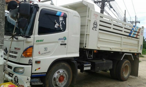 รถฮีโน่ 6 ล้อดั้ม  220 แรงม้า. ปี 56  ( รถวิ่ง 2x,xxx กม. )  สนใจติดต่อ 081 - 6079515