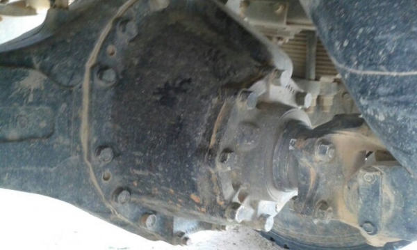 รถฮีโน่ 6 ล้อดั้ม  220 แรงม้า. ปี 56  ( รถวิ่ง 2x,xxx กม. )  สนใจติดต่อ 081 - 6079515