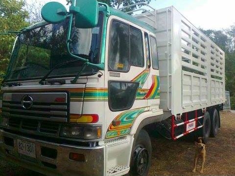 **950,000 บ.ต่อรอง**ขาย10ล้อเพลาเดียวไม่ดั้ม HINO FM1M วางเครื่องP11 320แรง(ลงเล่ม) เครื่องดีแน่นดีแรง ช่วงล่างเพลาเดียวเดิม คัสซีสวยไม่ปะไม่ดาม กระบะเหล็กคอกเกษตรไม่ดั้มสภาพสวย พื้นสวยข้างสวย วางหัวPROFIA(ลงเล่ม) สวยๆ ภายในสวยคอนโซลครบ พ.พาวเวอร์ เบรคทริ