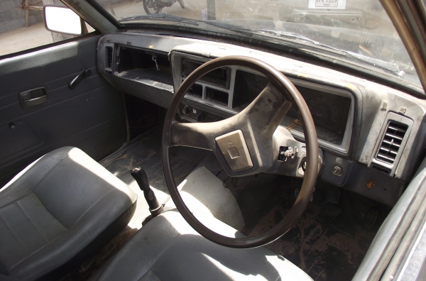 isuzu kb22 4ประตู